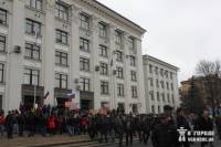 Здание Луганской ОГА торжественно освобождено. Украинский флаг вернули на место