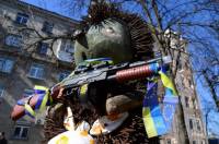 После разговоров о мобилизации, в Киеве даже знаменитый «Ежик в тумане» вооружился автоматом