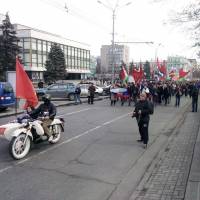 Свежие фото из Днепропетровска. По городу хотят казаки в бронежилетах и «атифашисты»