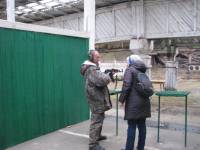 Украинцев потянуло на стрельбище. Люди пытаются освоить огнестрел