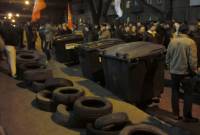 В Одессе толпа сепаратистов с покрышками в руках требовала освободить одного из организаторов пророссийского митинга