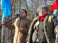 В Луганске митингующие пикетируют здание СБУ