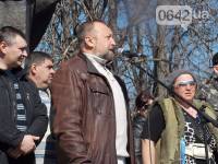В Луганске 6 тысяч человек вышли с плакатами «Янукович, наведи порядок дома»