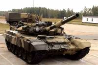 В сторону украинской границы движется эшелон с новейшими российскими танками