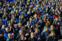 В Днепропетровске футбольные фанаты вышли на улицу во имя единства