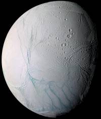 Аппарат NASA  обнаружил воду под поверхностью спутника Сатурна