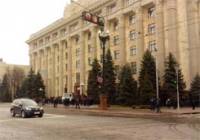 Очевидцы опровергают информацию об освобождении здания Харьковской облгосадминистрации