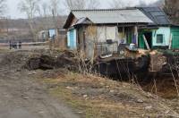 В Казахстане частный дом провалился под землю на глубину 110 метров