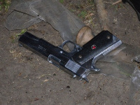 В лагере пророссийских активистов в Николаеве были обнаружены ружья, пистолеты и топор