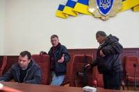 Луганские координаторы Армии Юго-Востока: Нам начальник СБУ разрешил взять оружие и выдал бронежилеты