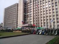 Не похоже, чтобы здание Донецкой облгосадминистрации сегодня кто-то собирался покидать