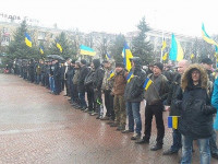 Около тысячи студентов в Луганске митинговали за единую Украину
