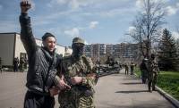 В Славянске вооруженные люди разогнали митинг за единство Украины