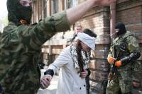 Свежие фото украинской журналистки, которую задержали в Славянске