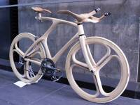 Японец решил всем доказать, что велосипеды можно и нужно собирать из дерева