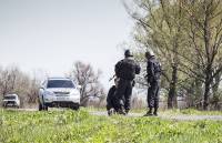 Украинские военные поставили корреспондента Lifenews на колени