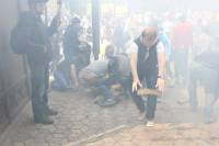 Одесские евромайдановцы прорвали баррикады антимайдановцев. Часть последних укрылись в ТЦ «Афина» и стреляют из пистолета