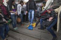 В Одессе сорвали и растоптали украинский флаг