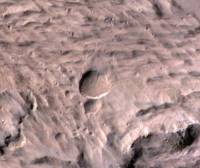 Ученые обнаружили свежий кратер на Марсе