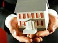Турчинов подписал закон, запрещающий отчуждать недвижимость в счет валютных долгов
