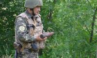 Террористы планировали разместить фугасы на маршрутах движения военной техники в зоне АТО /Селезнев/