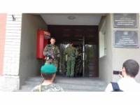 В Луганске родители студентов-милиционеров требуют подчинить вуз ЛНР, чтобы детей не забрали в Нацгвардию добровольцами