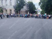 Вкладчики банка «Форум» перекрыли Институтскую улицу в Киеве