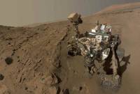 По случаю первого марсианского года NASA сделало сэлфи марсохода Curiosity