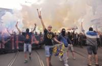 Как футбольные ультрас воюют за единую Украину