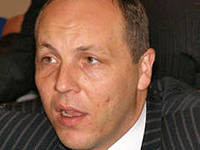 Парубий объяснил, что боевикам дали вырваться из Славянска, чтобы не допустить жертв среди мирного населения