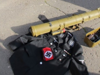 Наряду с огромными арсеналами оружия, террористы оставили в Славянске нацистскую форму