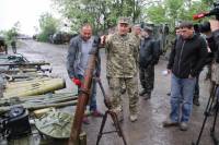 Гелетей продемонстрировал арсенал российского оружия, захваченного в зоне АТО