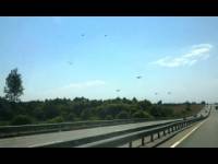 В Интернете выложили видео российских боевых вертолетов, якобы летящих к украинской границе