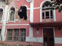 Война продолжается. В Луганске при обстреле разрушили музей. Фоторепортаж с места событий