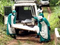 Либерия закрывает свои границы из-за массового распространения лихорадки Эбола