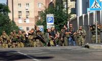 Луганские террористы не дают местным жителям покинуть город