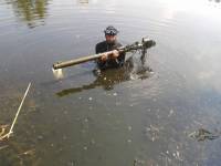 В Сети появились фото ПЗРК «Игла», найденного просто посреди водоема в Славянске