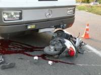 На суровой Николаевщине мопед влетел под автобус. Водитель двухколесного погиб на месте