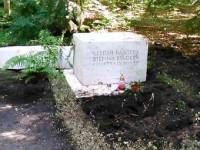 В Германии неизвестные пытались раскопать могилу Степана Бандеры. Сломали крест
