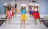 В России на фестивале юных дарований девочка в костюме Украины изобразила суицид