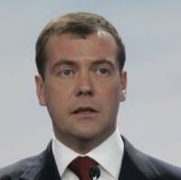 В Украине уже начался хрупкий процесс мирного урегулирования, а санкционное давление на Россию все еще продолжается /Медведев/