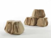 Итальянские дизайнеры сделали сумку из твердого кедра, чтобы на ней можно было посидеть