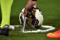 Германия намерена запретить использование в европейском футболе исчезающего спрея из-за отсутствия инструкции на немецком языке