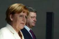 Порошенко выпросил у Меркель 25 млн евро на дома для переселенцев и полмиллиарда – на восстановление инфраструктуры Донбасса