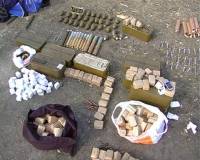 На Запорожье задержали машину с крупным арсеналом оружия и боеприпасов