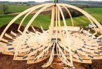 Парень построил дом, который поворачивается на 360 градусов и не боится никаких ураганов