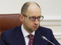 Яценюк просит церковь повлиять на террористов на Донбассе