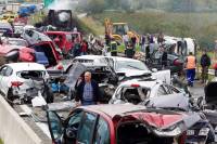 В Греции столкнулись сразу 40 автомобилей. Есть жертвы