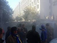 В центре Киева опять горят шины. Идет митинг под зданием АП