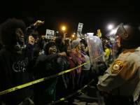 В США полицейские задержали около 50 участников уличной акции протеста Ferguson October